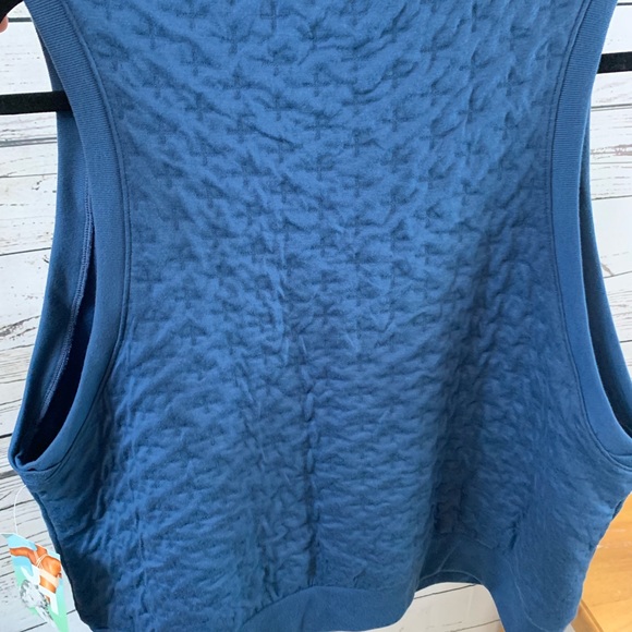 Joy Lab Tank - Picture 4 of 5